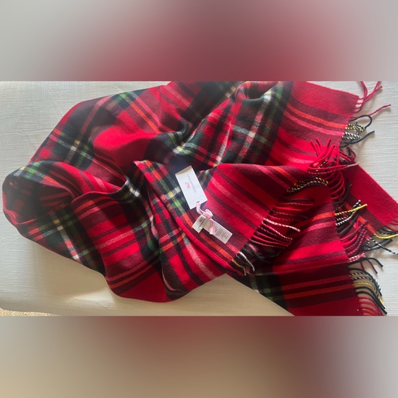 Vineyard Vines Red Tartan Plaid Fringed Woven Wool Wrap Shawl NWT - Picture 4 of 6